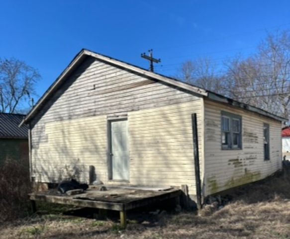 2127 Butler Rd, Hopkinsville, KY 42240