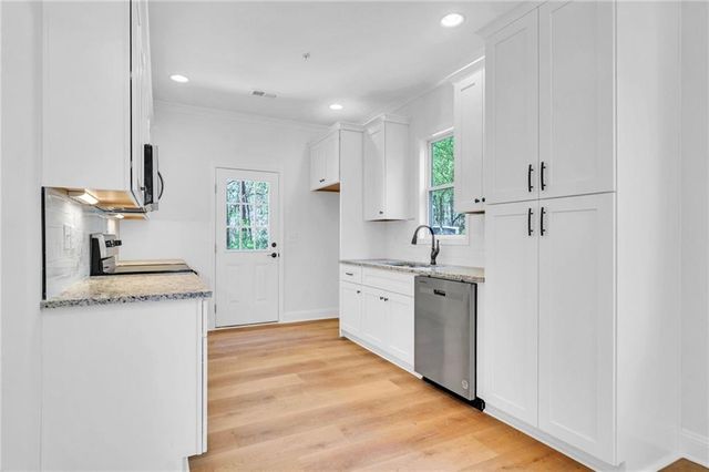 207 Riverstone Commons Circle, Canton, GA 30114