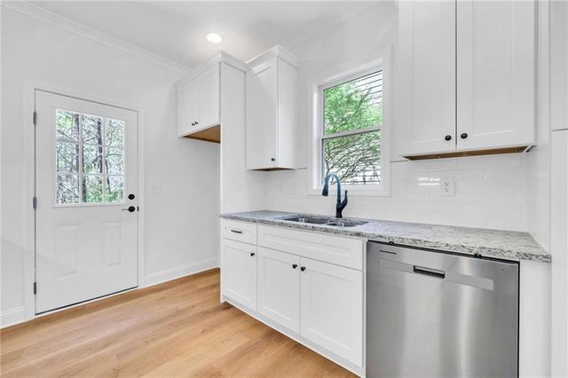 207 Riverstone Commons Circle, Canton, GA 30114