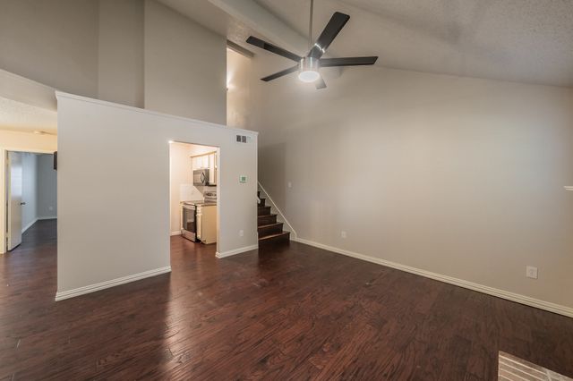 6402 Valleybrooke Court, Arlington, TX 76001