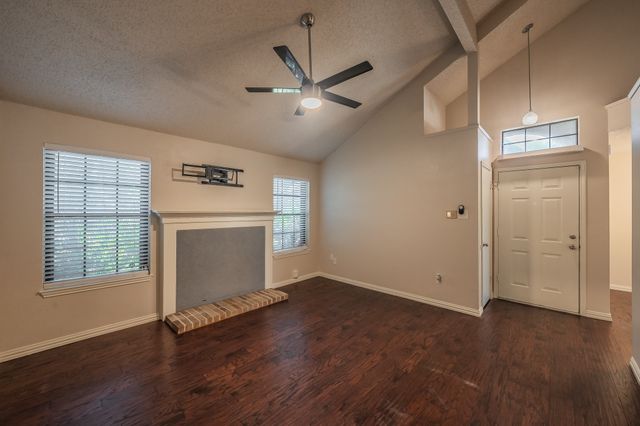 6402 Valleybrooke Court, Arlington, TX 76001