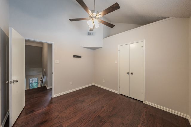 6402 Valleybrooke Court, Arlington, TX 76001