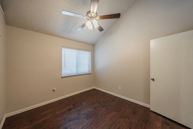 6402 Valleybrooke Court, Arlington, TX 76001