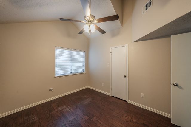 6402 Valleybrooke Court, Arlington, TX 76001
