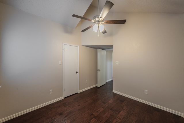 6402 Valleybrooke Court, Arlington, TX 76001