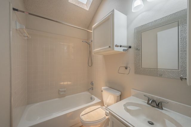 6402 Valleybrooke Court, Arlington, TX 76001