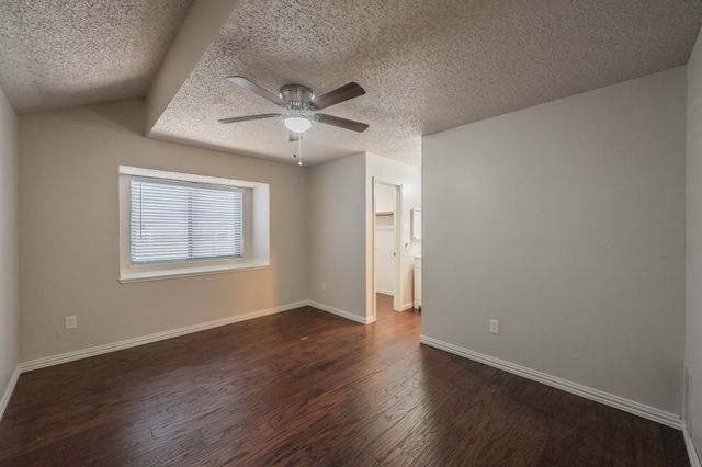 6402 Valleybrooke Court, Arlington, TX 76001