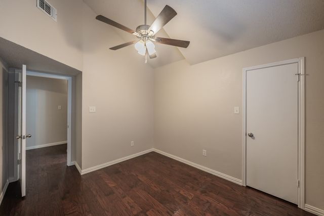 6402 Valleybrooke Court, Arlington, TX 76001