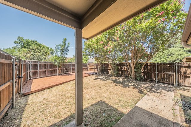 6402 Valleybrooke Court, Arlington, TX 76001