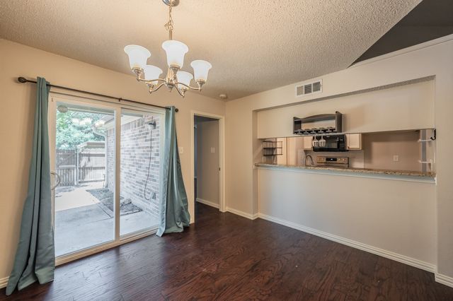 6402 Valleybrooke Court, Arlington, TX 76001