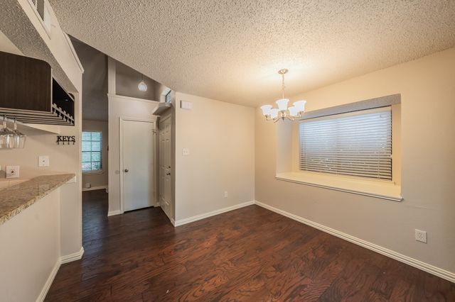6402 Valleybrooke Court, Arlington, TX 76001