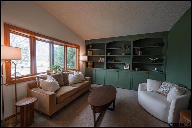 4525 Elk Ridge Road, Lincoln, NE 68516