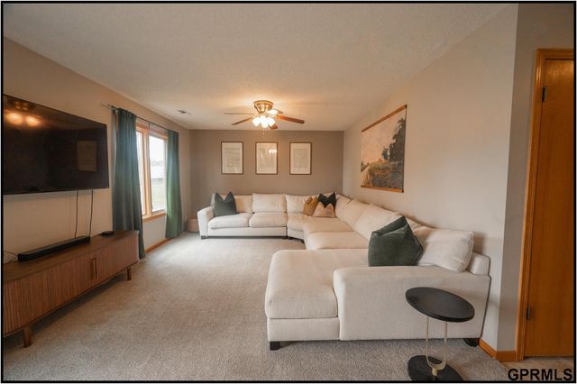 4525 Elk Ridge Road, Lincoln, NE 68516