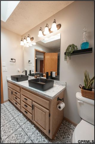 4525 Elk Ridge Road, Lincoln, NE 68516