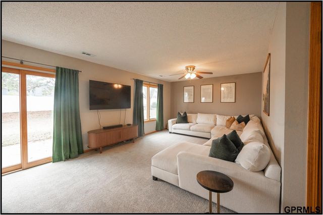 4525 Elk Ridge Road, Lincoln, NE 68516