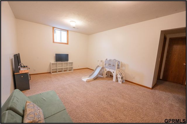 4525 Elk Ridge Road, Lincoln, NE 68516