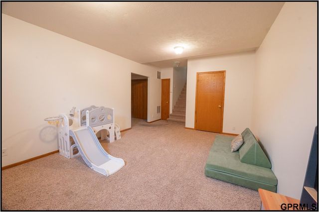 4525 Elk Ridge Road, Lincoln, NE 68516