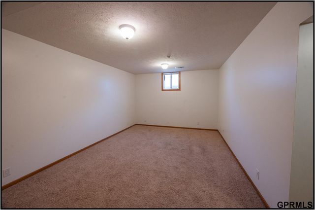 4525 Elk Ridge Road, Lincoln, NE 68516