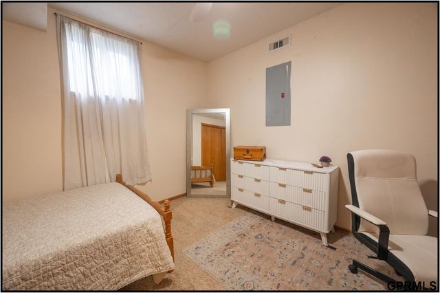 4525 Elk Ridge Road, Lincoln, NE 68516