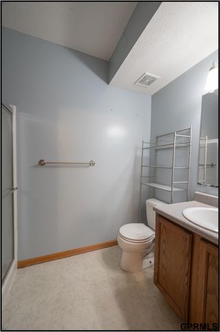 4525 Elk Ridge Road, Lincoln, NE 68516