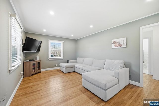 194 Ramapo Valley Road, Oakland, NJ 07436