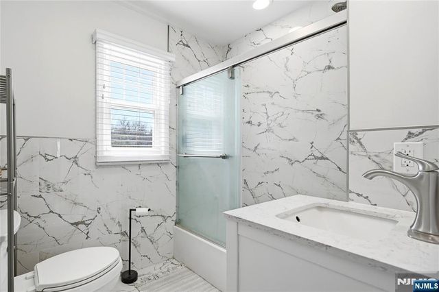 194 Ramapo Valley Road, Oakland, NJ 07436