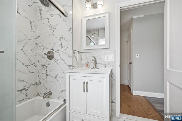 194 Ramapo Valley Road, Oakland, NJ 07436