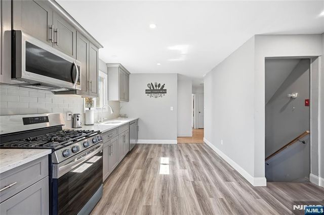 194 Ramapo Valley Road, Oakland, NJ 07436