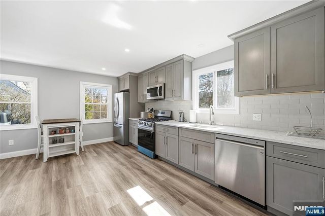 194 Ramapo Valley Road, Oakland, NJ 07436