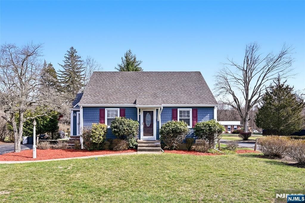 194 Ramapo Valley Road, Oakland, NJ 07436