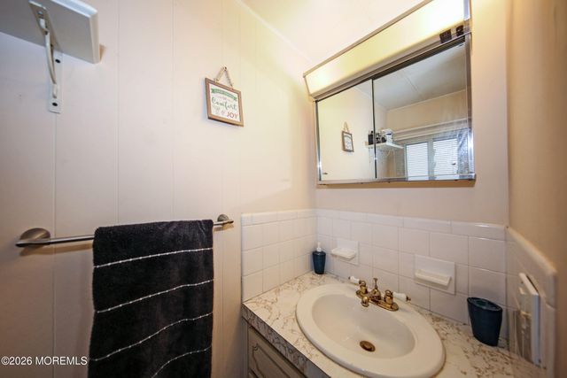 14 Monique Circle, Hazlet, NJ 07730
