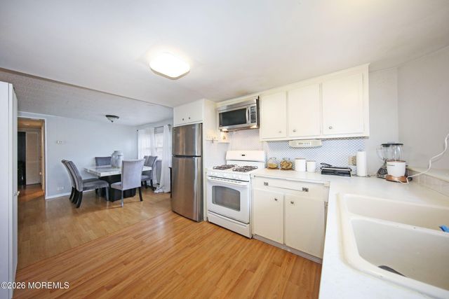 14 Monique Circle, Hazlet, NJ 07730