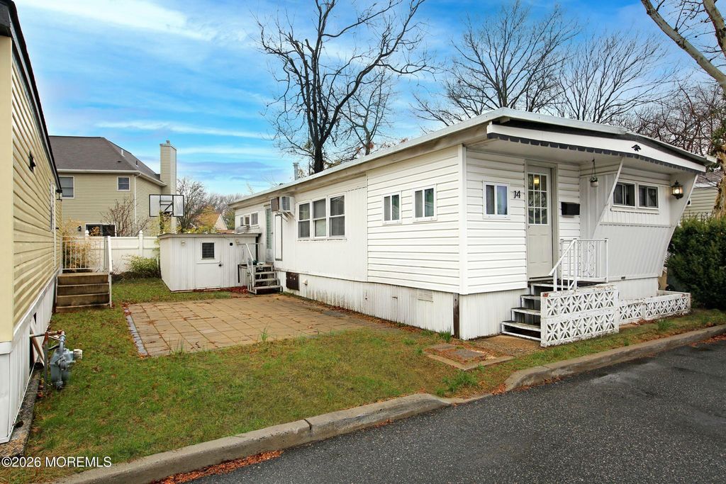 14 Monique Circle, Hazlet, NJ 07730