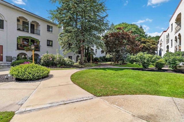 210 Fellsview Terrace 212, Stoneham, MA 02180