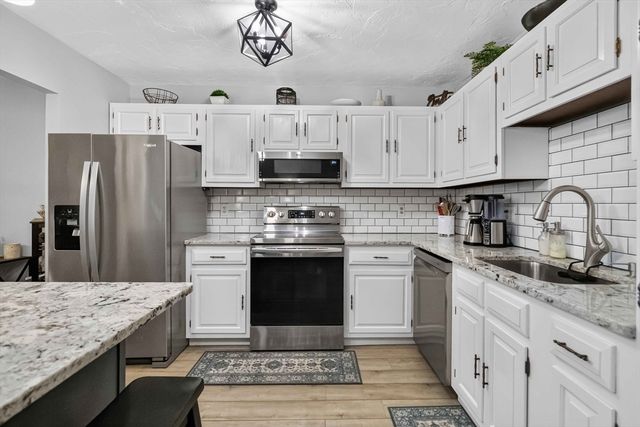 210 Fellsview Terrace 212, Stoneham, MA 02180