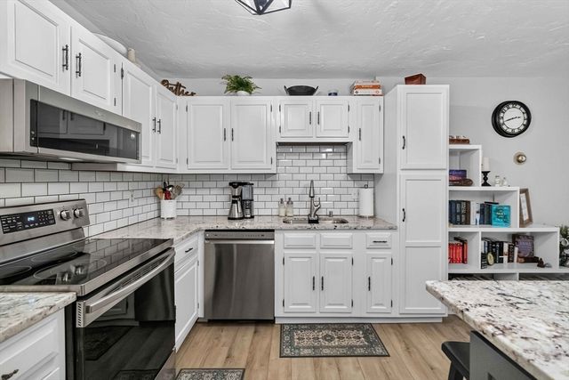 210 Fellsview Terrace 212, Stoneham, MA 02180
