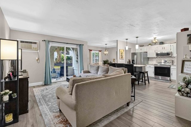 210 Fellsview Terrace 212, Stoneham, MA 02180