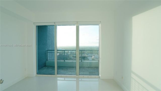 60 SW 13th St 2215, Miami, FL 33130