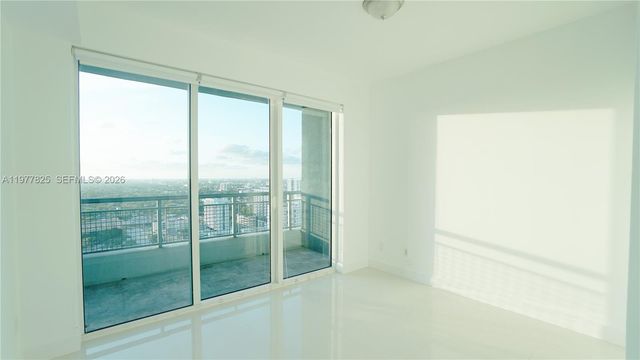 60 SW 13th St 2215, Miami, FL 33130