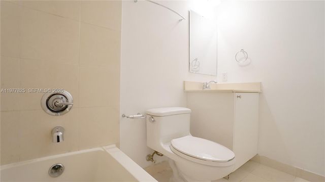 60 SW 13th St 2215, Miami, FL 33130