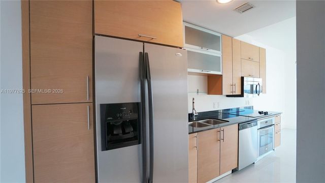 60 SW 13th St 2215, Miami, FL 33130