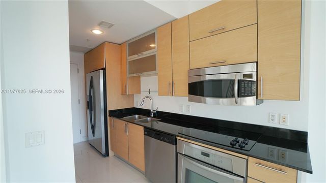 60 SW 13th St 2215, Miami, FL 33130