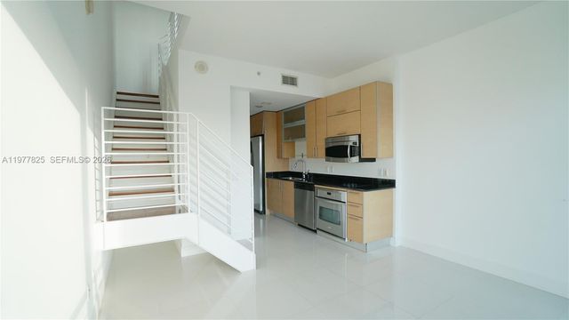 60 SW 13th St 2215, Miami, FL 33130