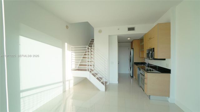 60 SW 13th St 2215, Miami, FL 33130