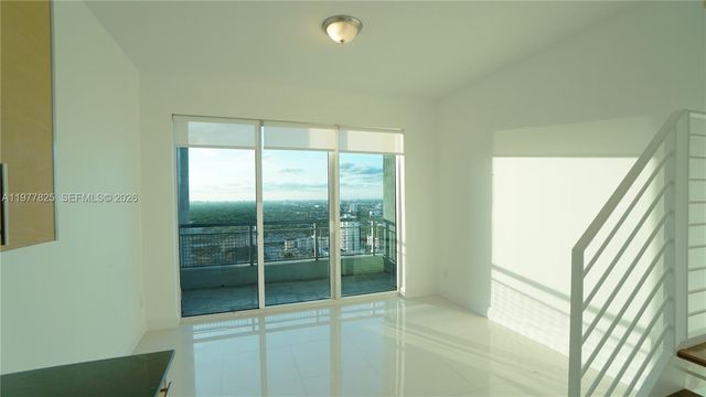 60 SW 13th St 2215, Miami, FL 33130