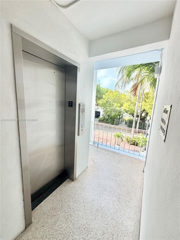 641 Espanola Way 17, Miami Beach, FL 33139