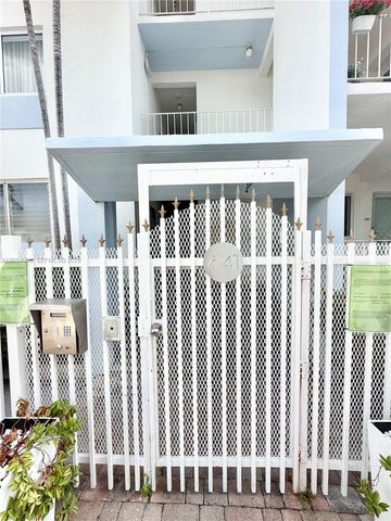 641 Espanola Way 17, Miami Beach, FL 33139