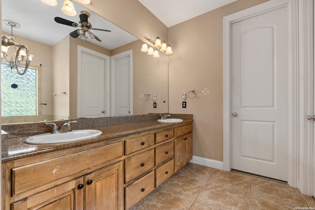 283 Shady Grove Dr, Bulverde, TX 78163