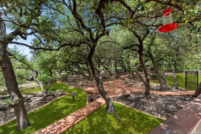 283 Shady Grove Dr, Bulverde, TX 78163