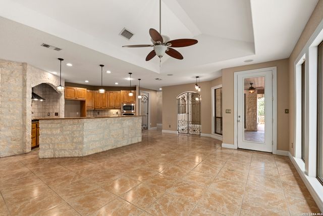 283 Shady Grove Dr, Bulverde, TX 78163